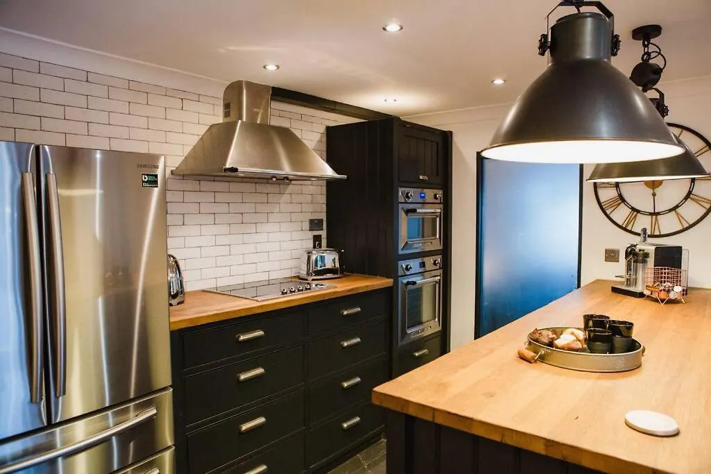 Appartement •Mangohauslondon• •Airconditioned•Garden•Fire Pit•